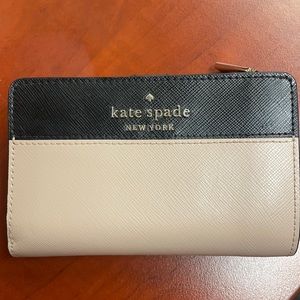 Kate spade midsize wallet